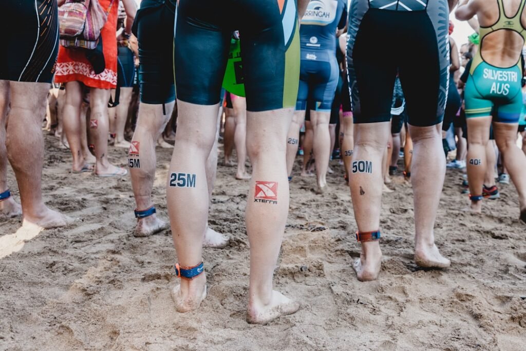 Participantes antes de la salida de una prueba de triatlón de larga distancia